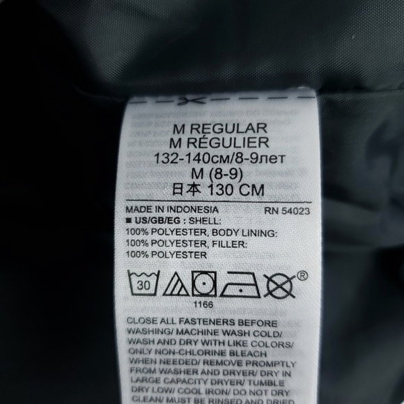 GAP kids dual front pocket puffer vest - Picture 4 of 4